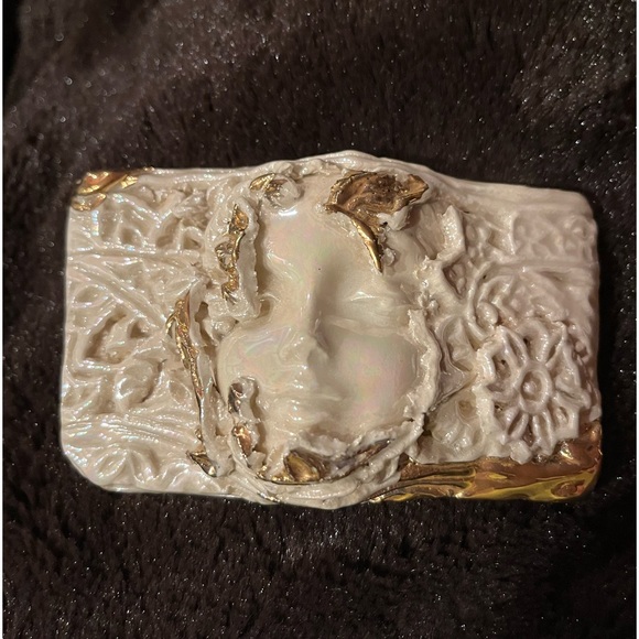 VTG porcelain Face Brooch dramatic Statement piece - Picture 3 of 8
